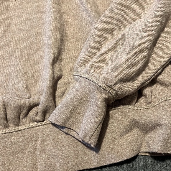 Tan sweater size medium universal thread - Picture 4 of 6